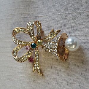Vintage Jewelry Signed Monet Brooch